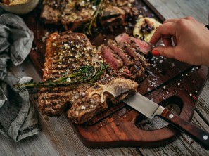 SPAR Mahlzeit T-Bone Steak vom Rost mit Cole Slaw
