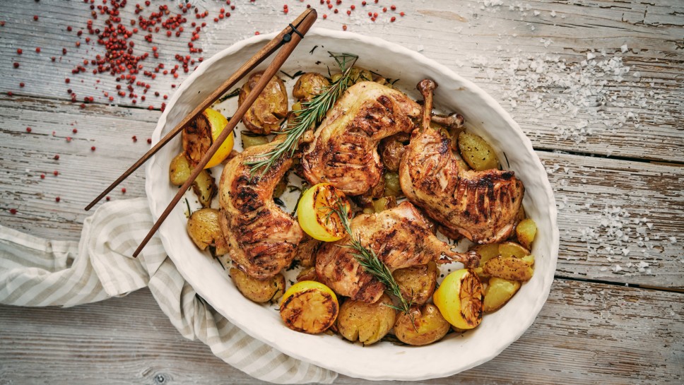 SPAR Mahlzeit Gegrilltes Zitronen-Hendl mit Rosmarin-Kartoffeln