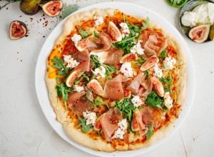 SPAR Mahlzeit Pizza mit Prosciutto, Feige & Mozzarella
