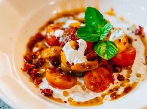 SPAR Mahlzeit Bagna-Cauda-Salat mit Chorizo-Crumble
