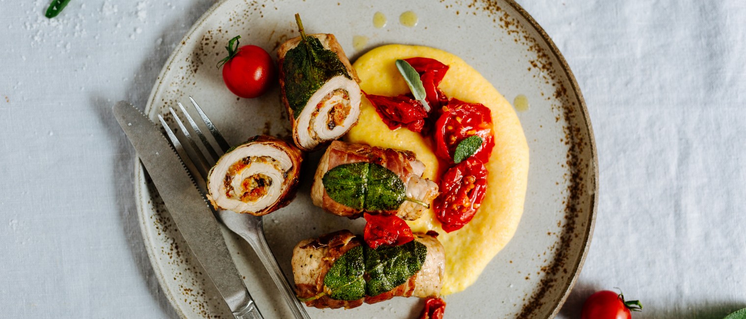 SPAR Mahlzeit Involtini mit cremiger Polenta und Ofentomaten