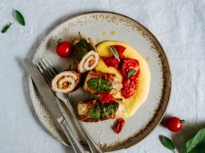 SPAR Mahlzeit Involtini mit cremiger Polenta und Ofentomaten