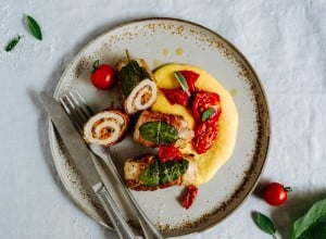 SPAR Mahlzeit Involtini mit cremiger Polenta und Ofentomaten