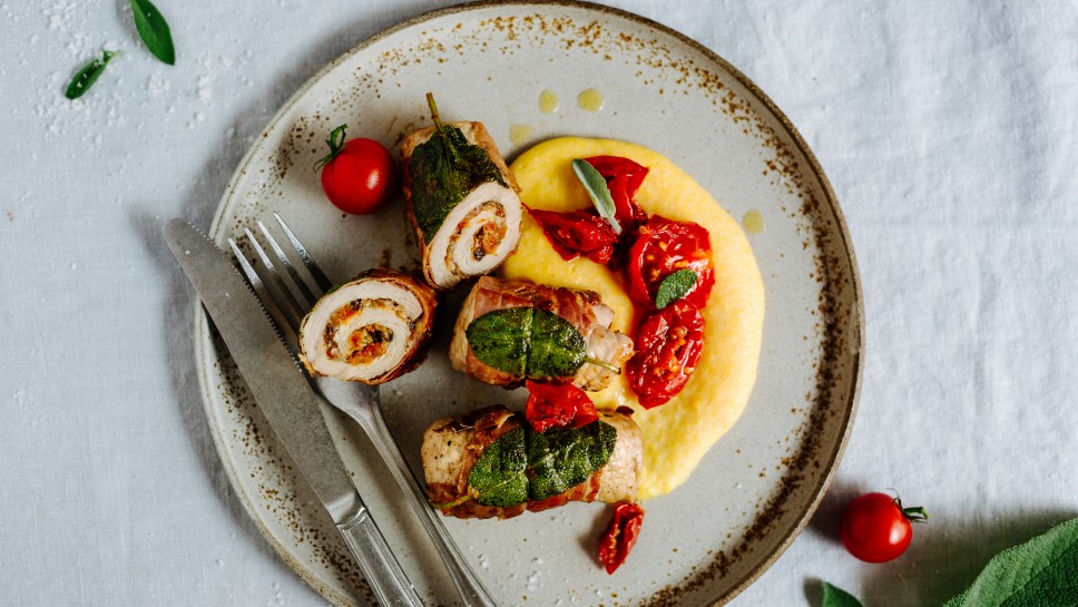 SPAR Mahlzeit Involtini mit cremiger Polenta und Ofentomaten