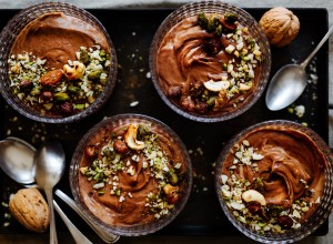 Maroni-Schokoladen-Creme mit gerösteten Nüssen