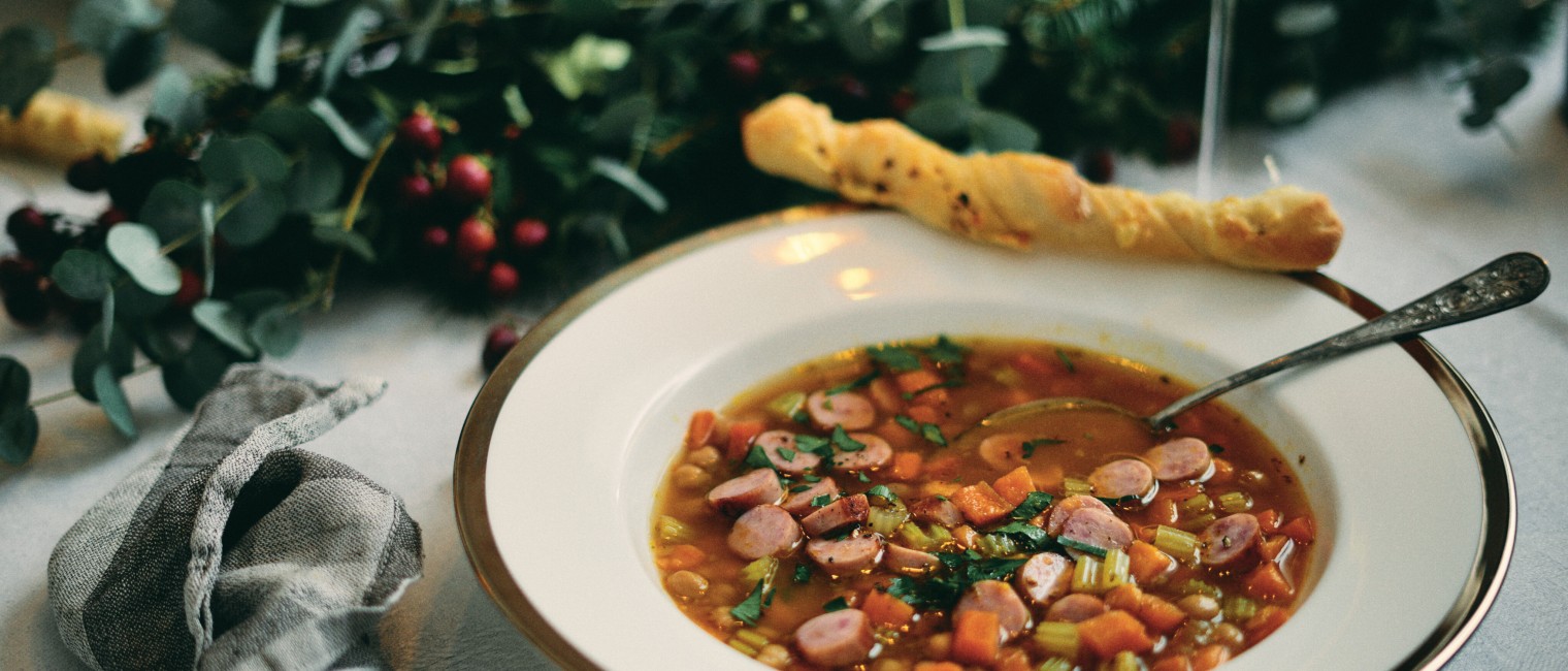 SPAR Mahlzeit Würstelsuppe mit Süßkartoffeln und Kichererbsen