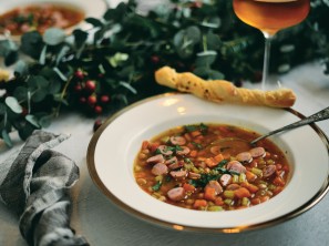 SPAR Mahlzeit Würstelsuppe mit Süßkartoffeln und Kichererbsen