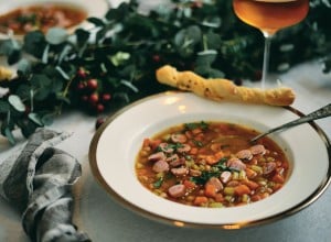 SPAR Mahlzeit Würstelsuppe mit Süßkartoffeln und Kichererbsen