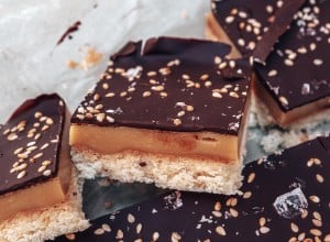 SPAR Mahlzeit Millionaire's Shortbread mit Tahinkaramell