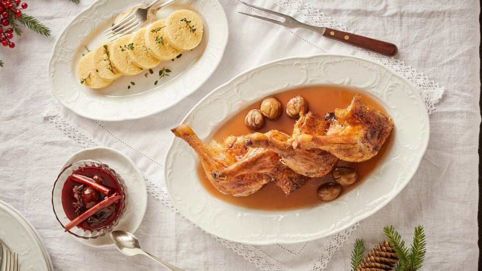 SPAR Mahlzeit Confierte Entenhaxerl mit Grießknödel und Maroni