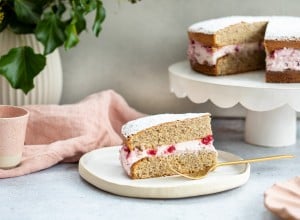 Buchweizentorte mit Preiselbeerrahm
