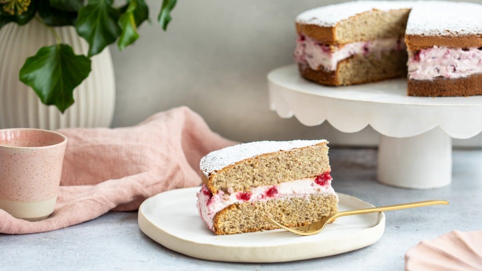 Buchweizentorte mit Preiselbeerrahm