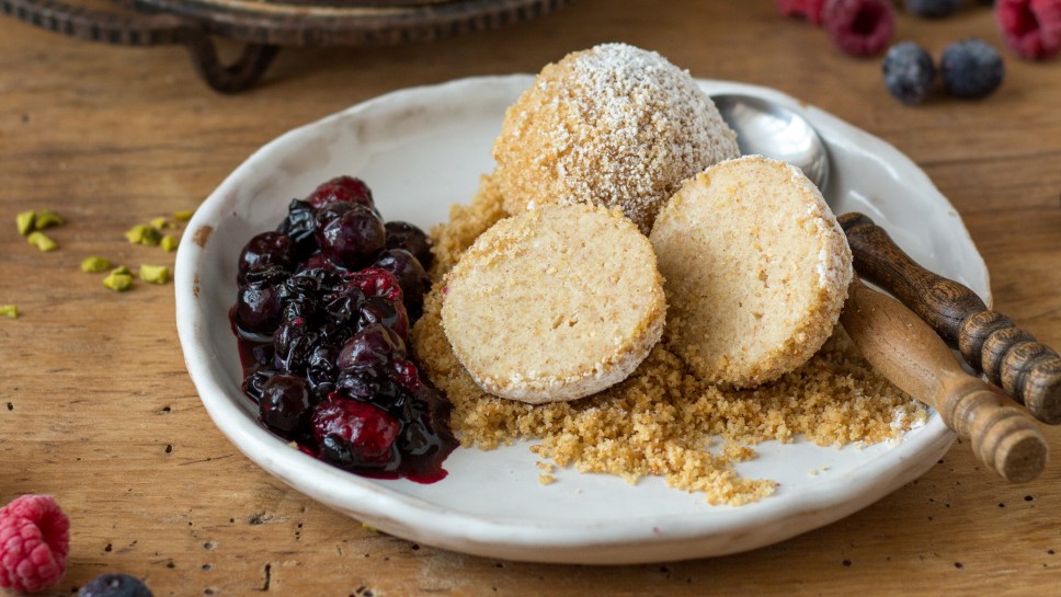 SPAR Mahlzeit Topfen-Knödel mit Beeren-Ragout