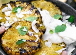 SPAR Mahlzeit gegrillte Ananas mit Kokos-Mascarpone-Creme