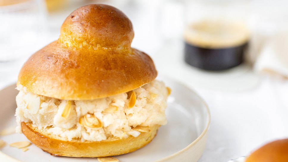 SPAR Mahlzeit Sizilianische Brioche gefüllt mit Mandel-Granita