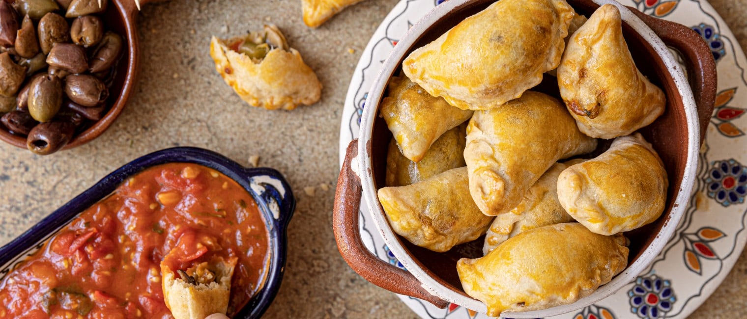 SPAR Mahlzeit Vegetarische Empanada mit Scamorza und würzigem Salsa-Dip