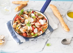 SPAR Mahlzeit Vongole im Tomaten-Gemüse-Sud mit Brot-Stangen