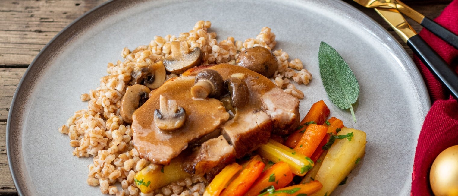 SPAR Mahlzeit Kalbsbraten in Champignon-Sauce mit Dinkelreis und glaciertem Wurzelgemüse