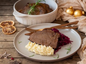 SPAR Mahlzeit Rindsbraten mit Rotkraut und Selleriepüree