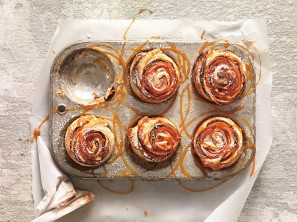 SPAR Mahlzeit Blätterteig-Apfelrosen mit Karamellsauce