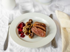 SPAR Mahlzeit Entenbrust mit Preiselbeeren und Röstzwiebel-Pesto Maroni