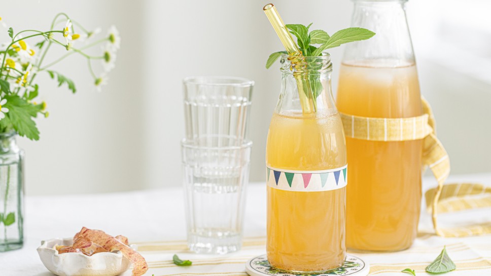 SPAR Mahlzeit Limonade aus Apfel- und Birnenschalen