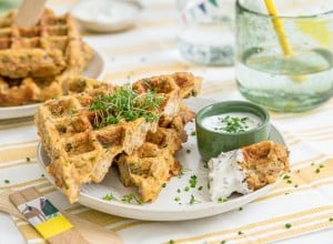 SPAR Mahlzeit Brotwaffeln mit Jogurt-Schnittlauch-Dip