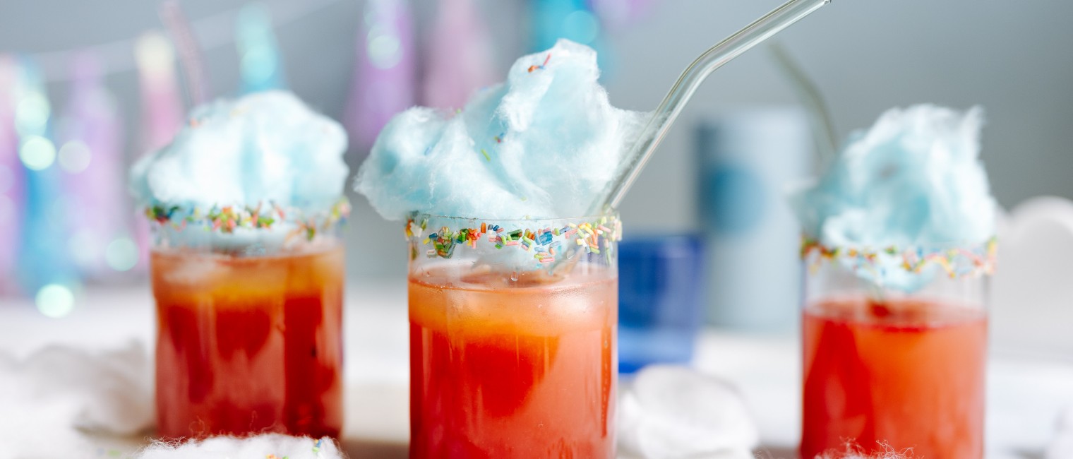 SPAR Mahlzeit Erdbeer-Orangen Cocktail mit Zuckerwatte-Wolken