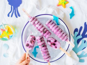 SPAR Mahlzeit Joghurt-Eis mit Brombeeren und Heidelbeeren