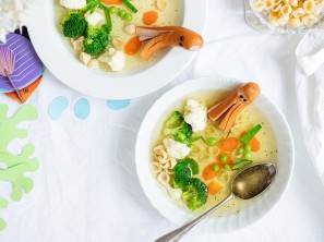 SPAR Mahlzeit Nudelsuppe mit Muscheln und Würstel-Oktopus