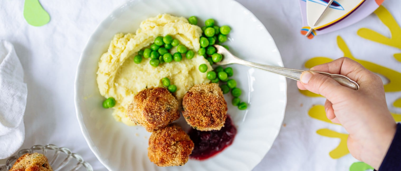 SPAR Mahlzeit Fisch-Bällchen mit Kartoffelpüree und Erbsen