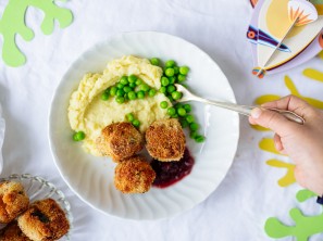 SPAR Mahlzeit Fisch-Bällchen mit Kartoffelpüree und Erbsen