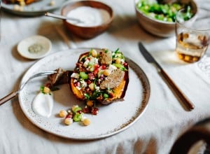 SPAR Mahlzeit Kichererbsen-Salat mit gebackenen Süßkartoffeln und Rinderfiletstreifen