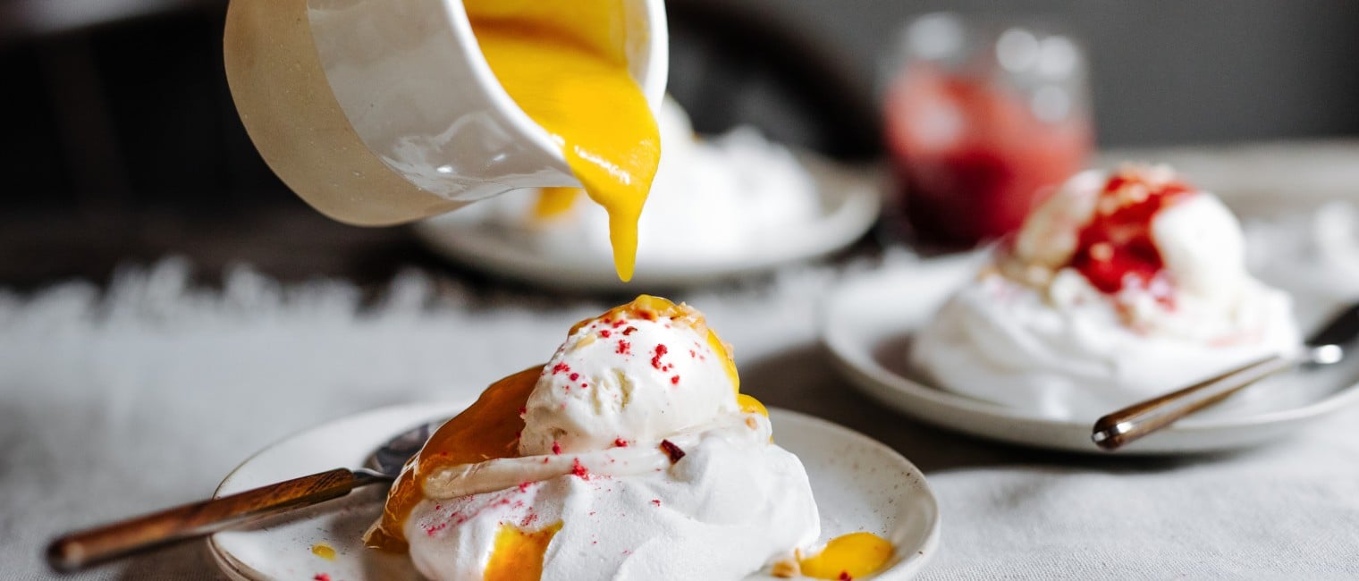 SPAR Mahlzeit vegane Mini-Pavlovas mit Fruchtsauce