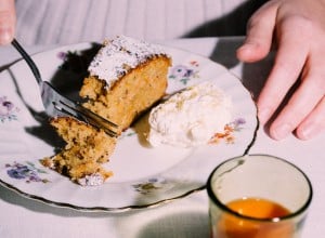 SPAR Mahlzeit glutenfreier Karottenkuchen mit Mascarpone-Creme