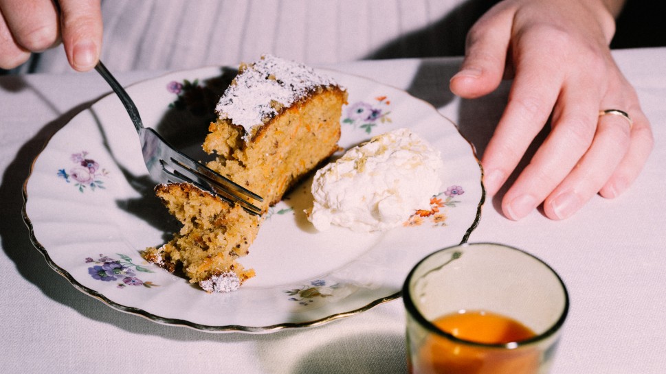 SPAR Mahlzeit glutenfreier Karottenkuchen mit Mascarpone-Creme