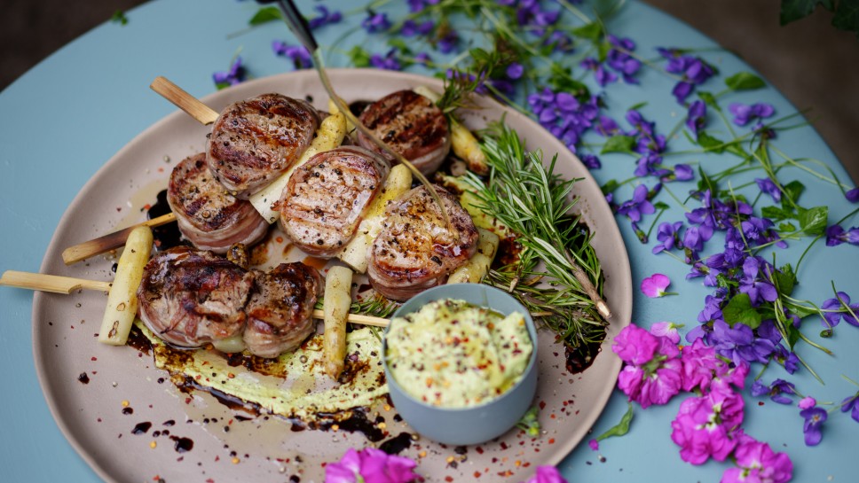 SPAR Mahlzeit Schweinefilet-Spieße mit Avocado-Dip
