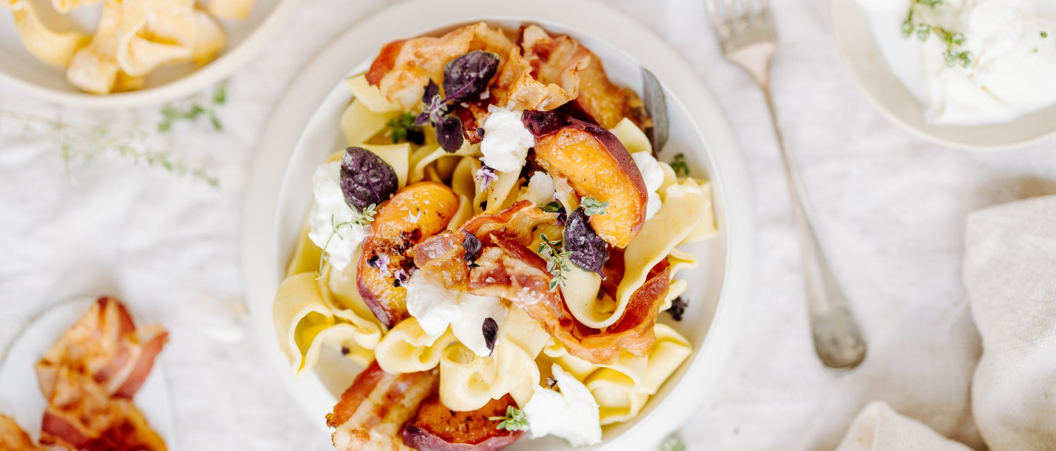 SPAR Mahlzeit Parpardelle mit Burrata, Pancetta und Pfirsich