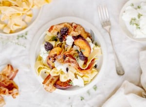 SPAR Mahlzeit Parpardelle mit Burrata, Pancetta und Pfirsich