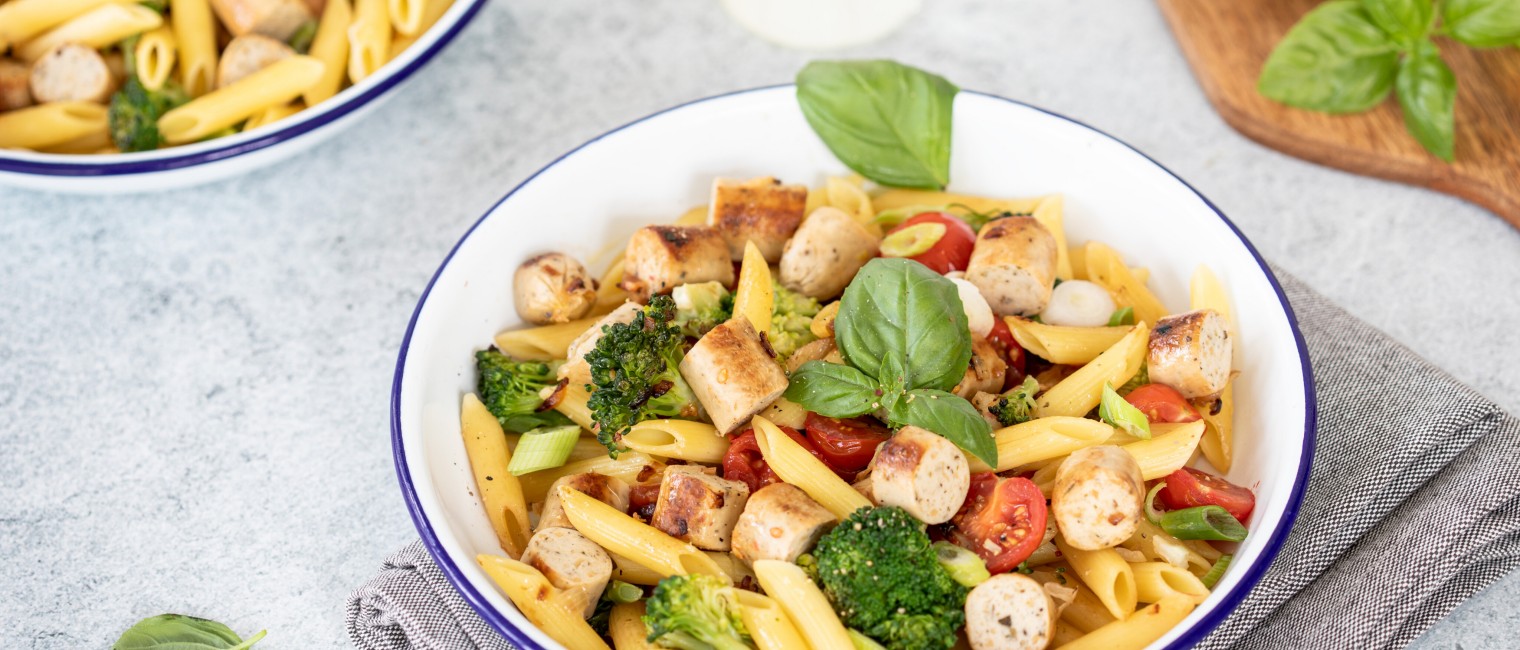 SPAR Mahlzeit Nudelpfanne mit Veggie-Würstel