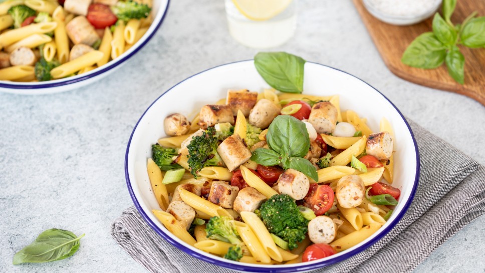 SPAR Mahlzeit Nudelpfanne mit Veggie-Würstel