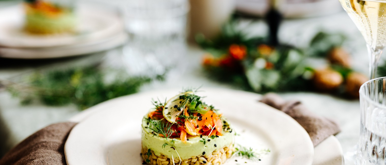 SPAR Mahlzeit! Räucherlachs mit Avocadocreme und Hartweizenboden