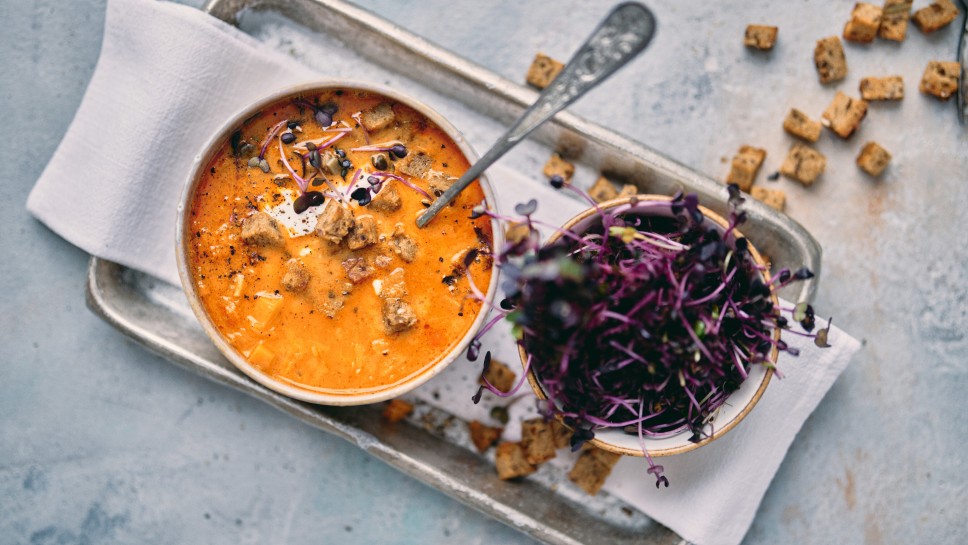 Cremige Sauerkrautsuppe mit Süßkartoffeln