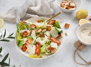 SPAR Mahlzeit Salat mit Hühnerstreifen und Skyr-Dressing