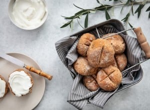 Skyr-Dinkel-Weckerl