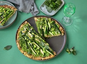Brokkoli-Pizza mit Erbsenhummus