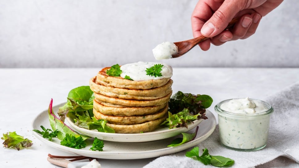 Erdäpfel-Pancakes mit Kräuteraufstrich