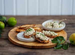 Forellen-Tatar mit Apfel und Stangensellerie