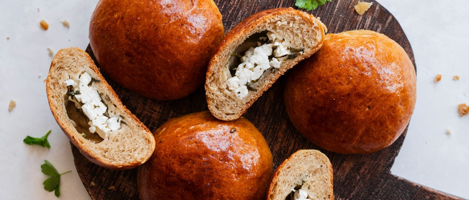 Poğaça mit Petersilie und Feta