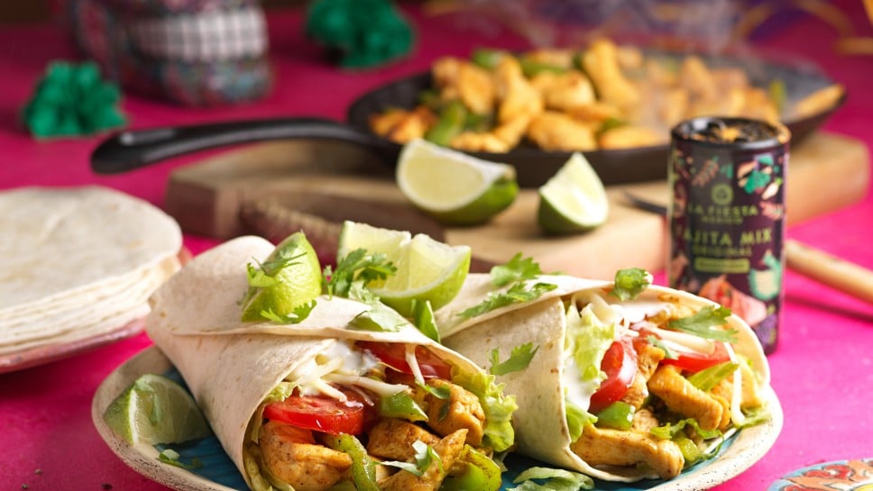 Fajita mit Hühnerfleisch und grünem Paprika